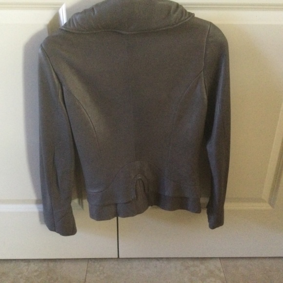 Danier Taupe leather jacket sz xs - Picture 2 of 2